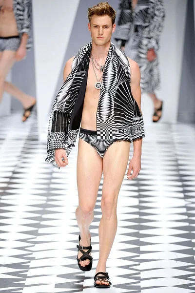 Look 45